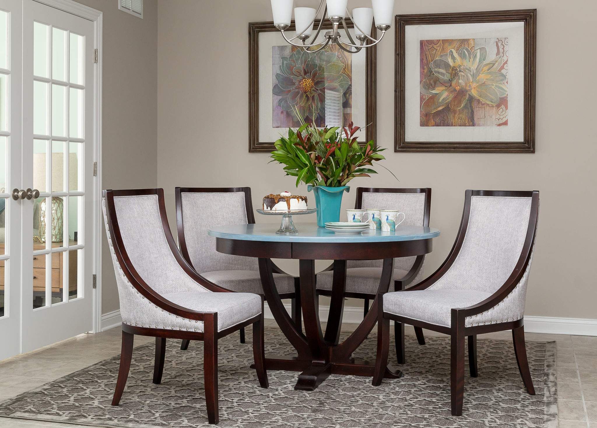 Comfortable Dining Room