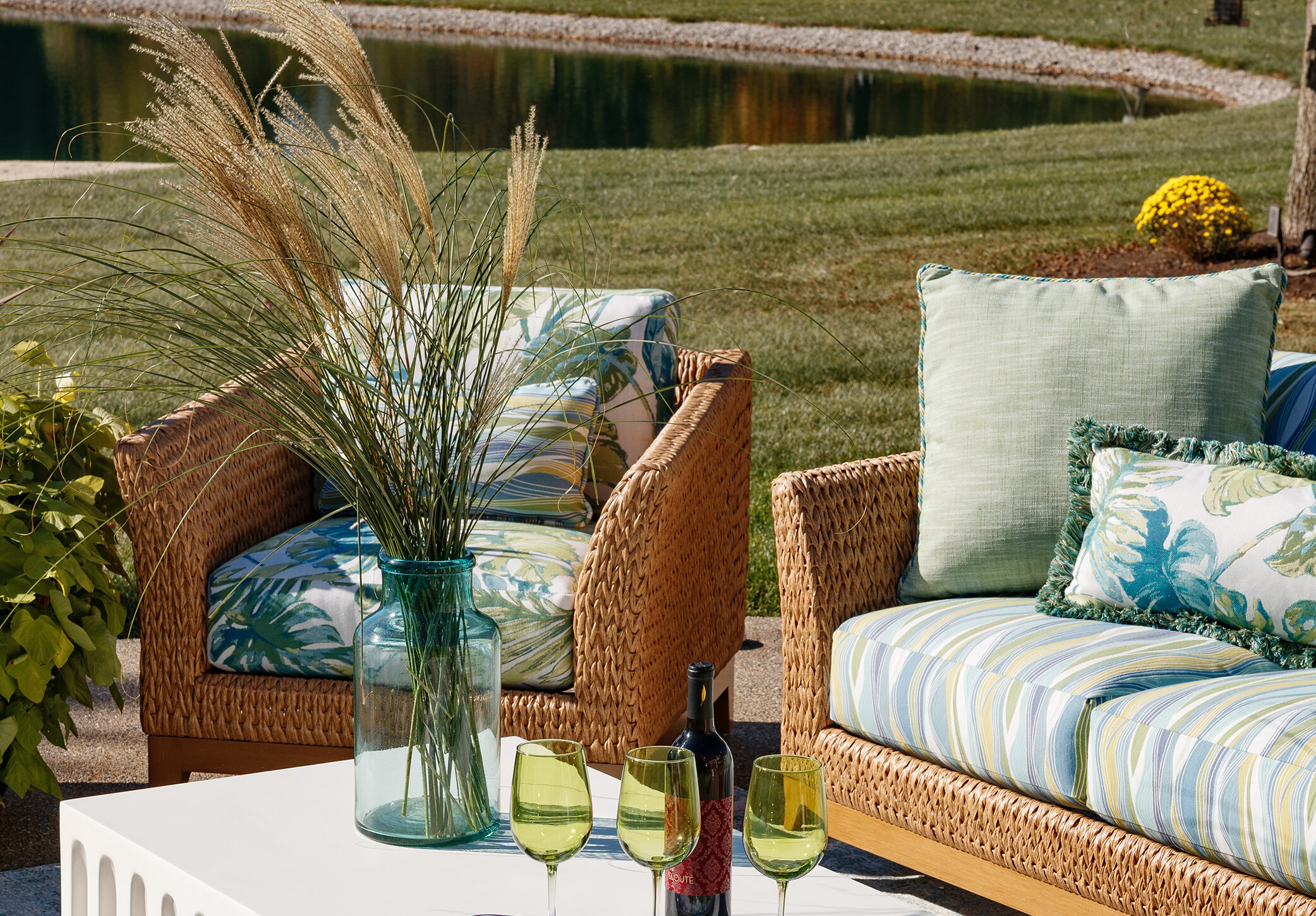 Custom cushion and pillows for outdoor sets and indoor furniture.