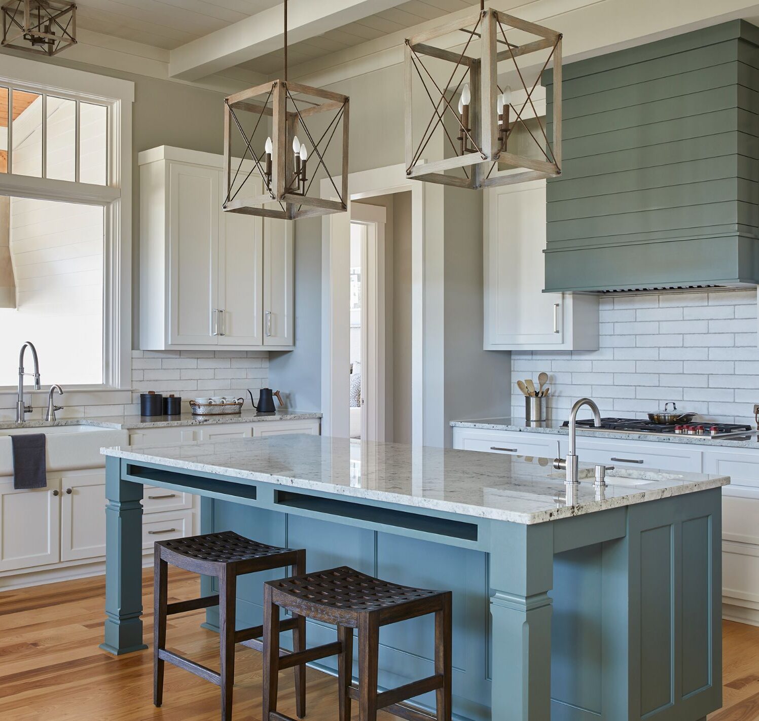 Modern farmhouse kitchen interior design project by The Lloyd Design Team in Monclova.