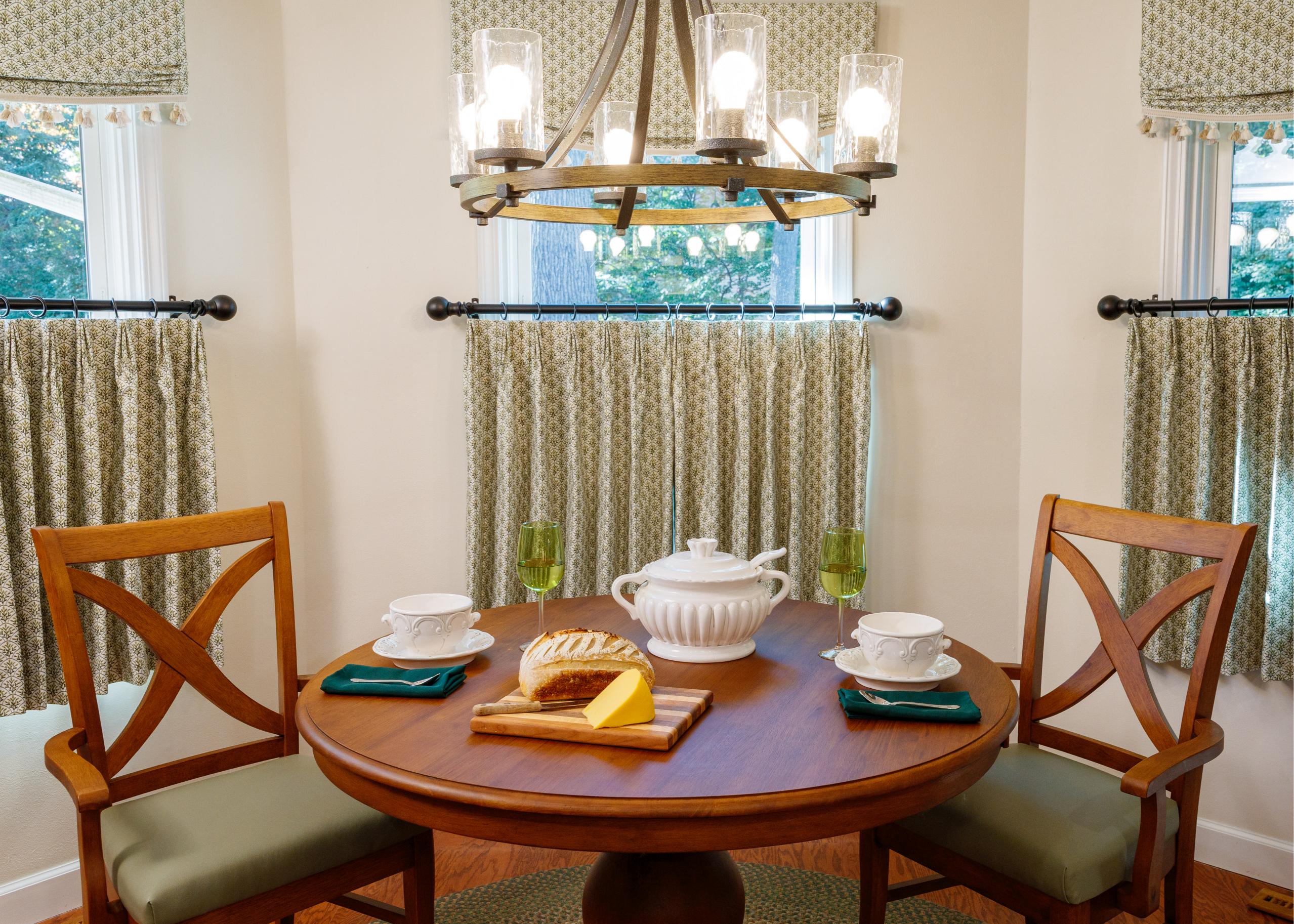 Cozy Updated Farmhouse Eating Area